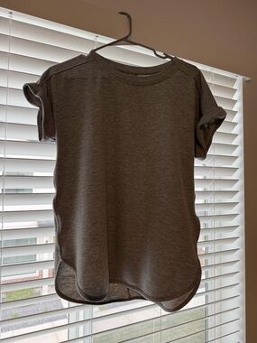 Cupio Heather Gray Short Sleeve Crewneck Top